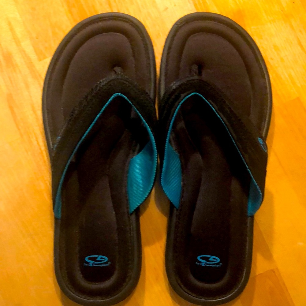 NWOT Ladies black Champion memory foam sandals 🏖